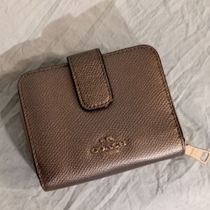 Coach Silver Textured Leather Wallet Excellent Condition